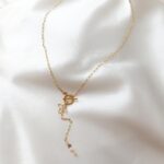 Łańcuszek Beezu z jasnymi kamieniami Łańcuszek Beezu z jasnymi kamieniami