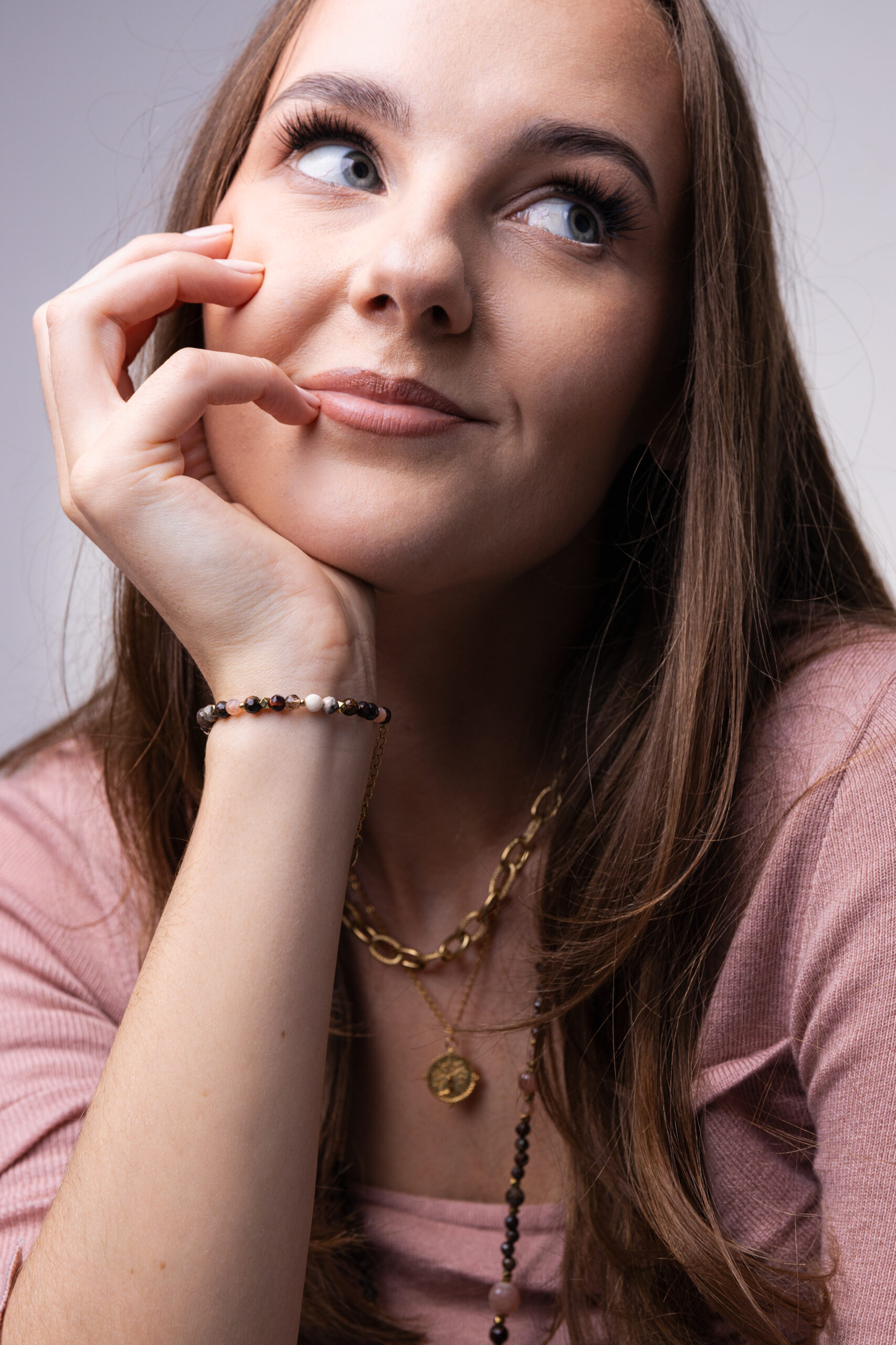 Biżuteria handmade a slow fashion – dlaczego warto inwestować w rzemiosło? Biżuteria handmade a slow fashion – dlaczego warto inwestować w rzemiosło?