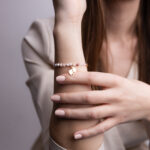 Bransoletka IT'S A GIRL! z różowymi kamieniami Bransoletka IT'S A GIRL! z różowymi kamieniami