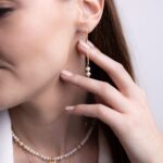 Kolczyki PEARLA - z perłami na srebrnych łańcuszkach Kolczyki PEARLA - z perłami na srebrnych łańcuszkach