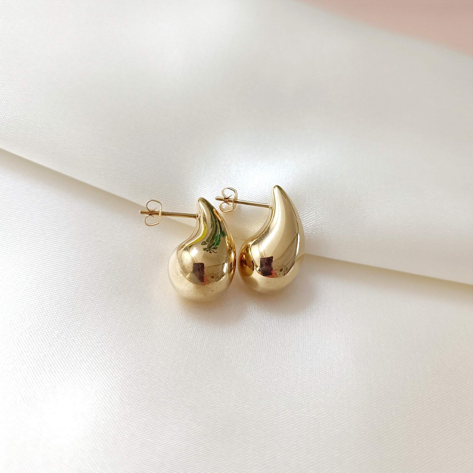 1000146587-01 Kolczyki krople