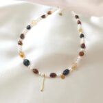 Unikat - naszyjnik perły z bryłkami kamieni Unikat - naszyjnik perły z bryłkami kamieni