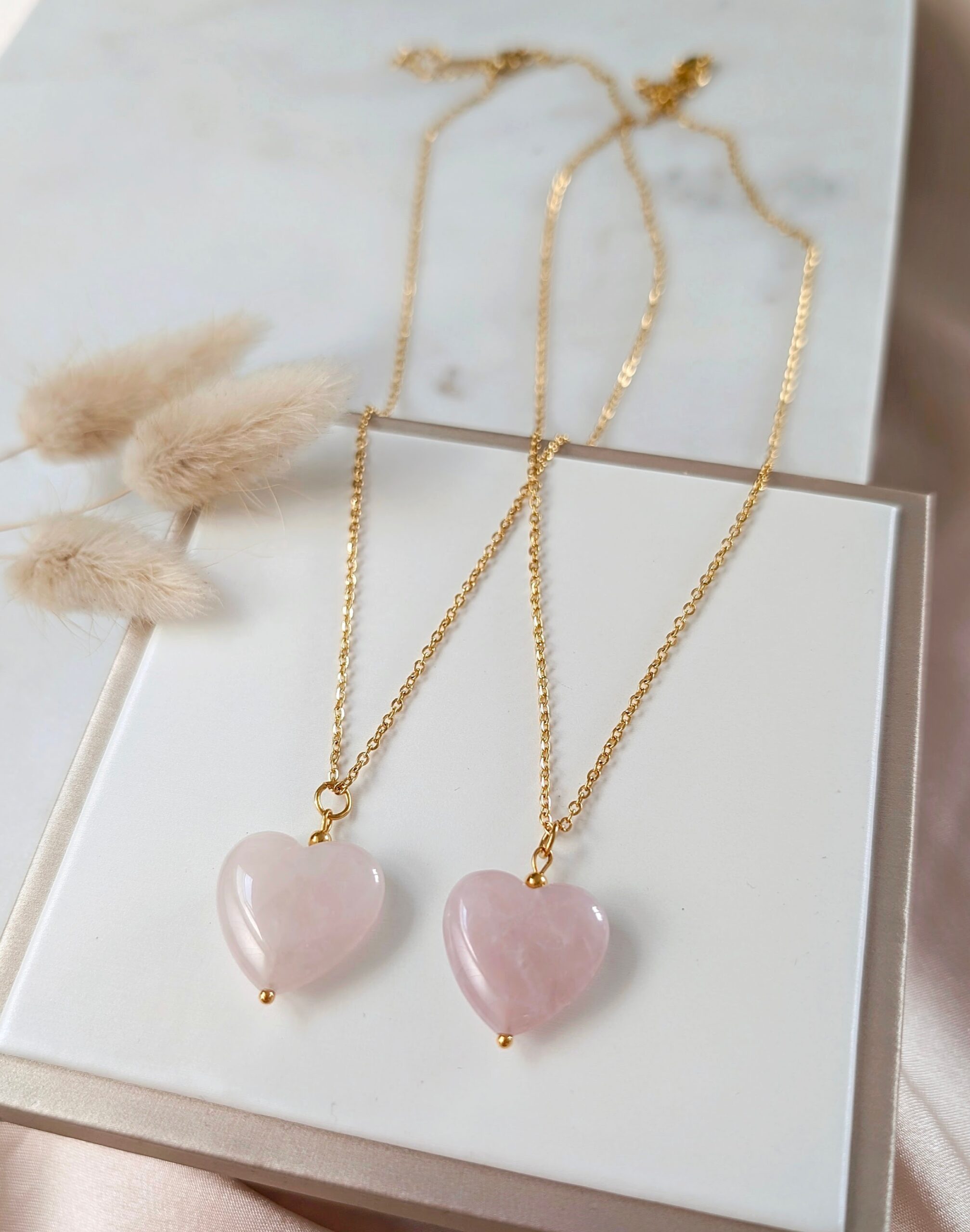 1000020765 Łańcuszek - serce kwarc różowy