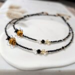 Choker amulet z pszczółką Choker amulet z pszczółką