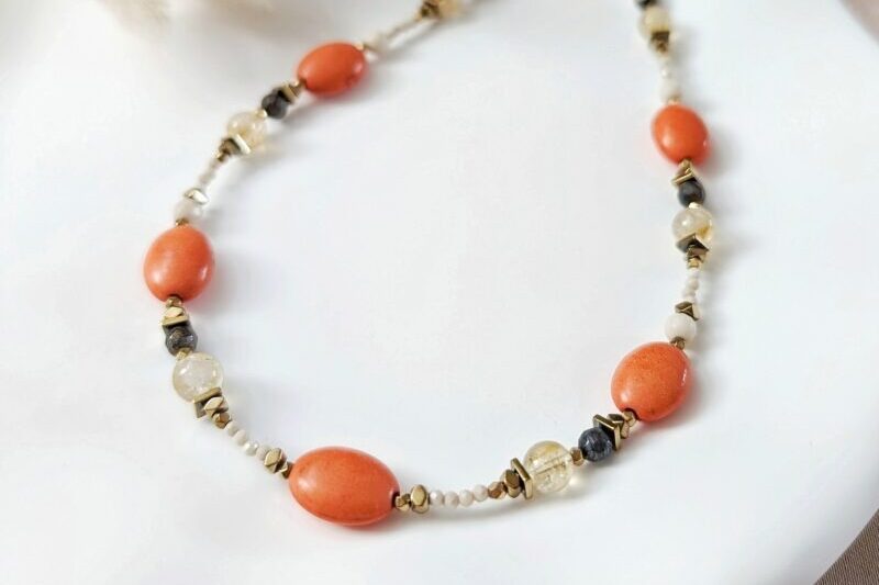 Jak dobrać biżuterię handmade do swojego stylu? Minimalizm czy bogactwo zdobień? Jak dobrać biżuterię handmade do swojego stylu? Minimalizm czy bogactwo zdobień?