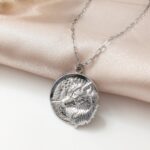 Łańcuszek - amulet z wilkiem Łańcuszek - amulet z wilkiem