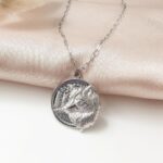 Łańcuszek - amulet z wilkiem Łańcuszek - amulet z wilkiem