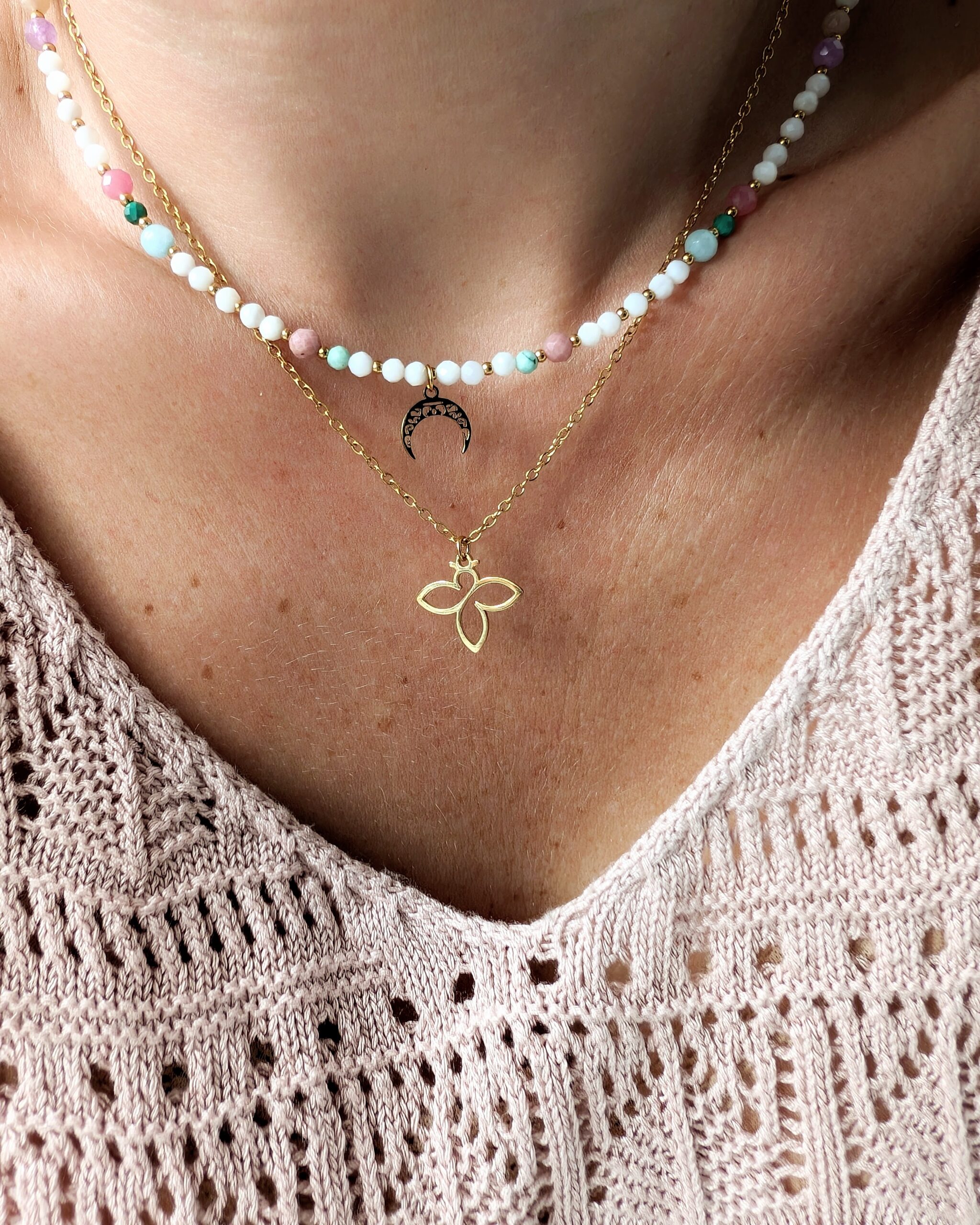 1000045430 Łańcuszek Beezu - pszczółka