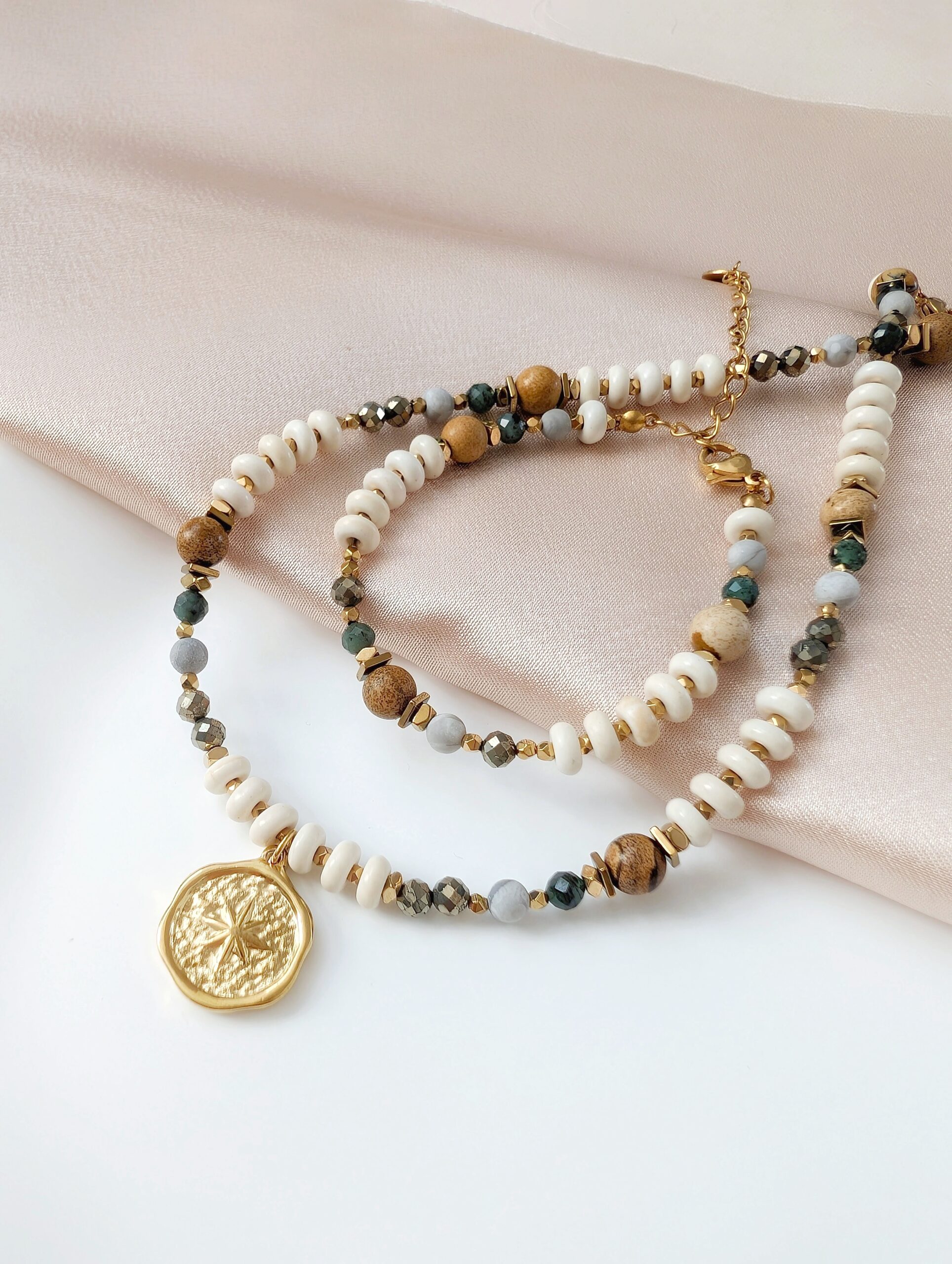 1000045894 Choker GAJA