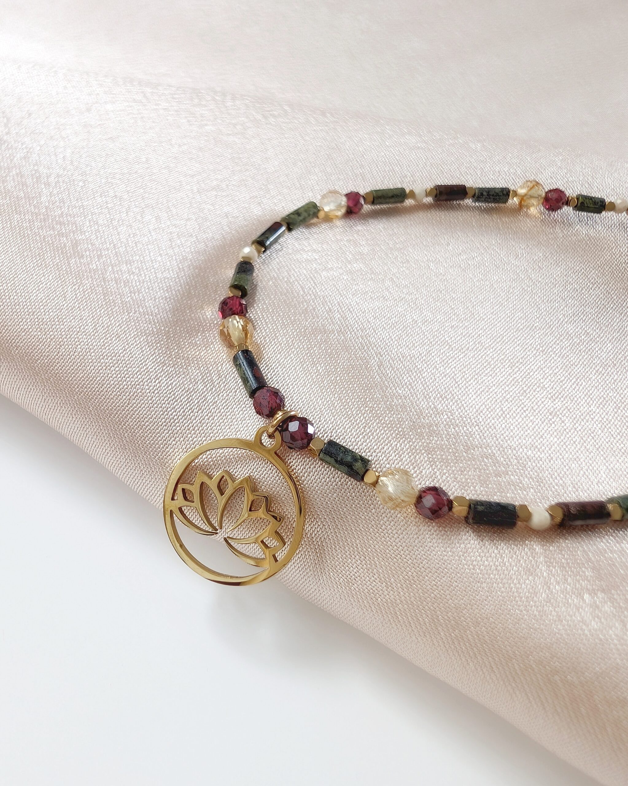 1000047081 Choker PADME