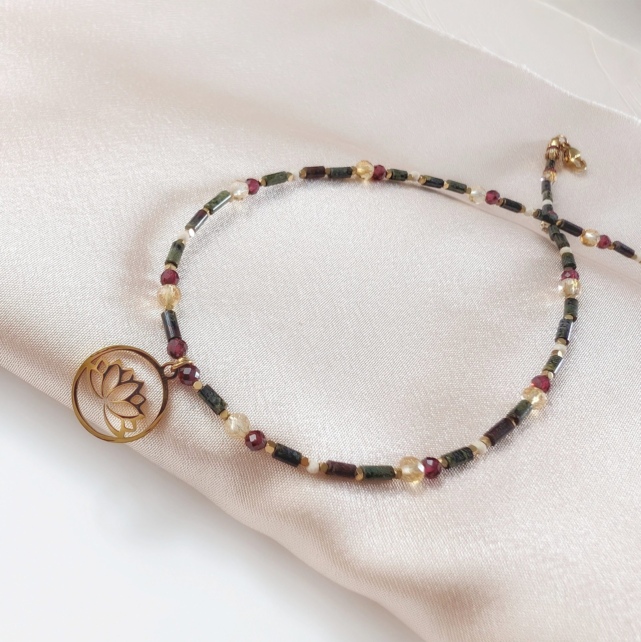 1000047086 Choker PADME