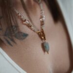 Unikat - naszyjnik z kryształem górskim i labradorytem Unikat - naszyjnik z kryształem górskim i labradorytem