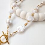 Naszyjnik z nieregularnych pereł Naszyjnik z nieregularnych pereł