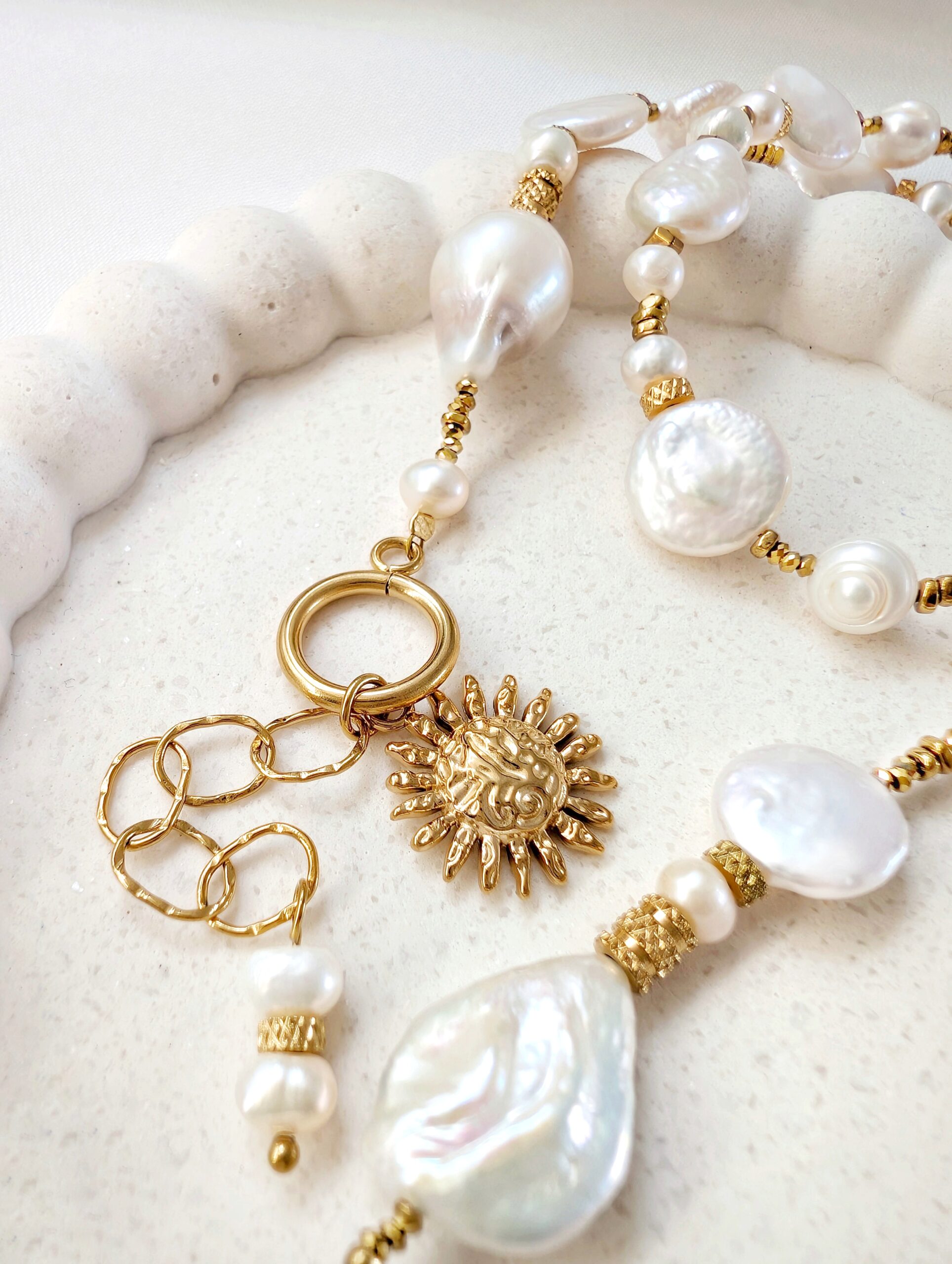 1000074831 Naszyjnik z nieregularnych pereł