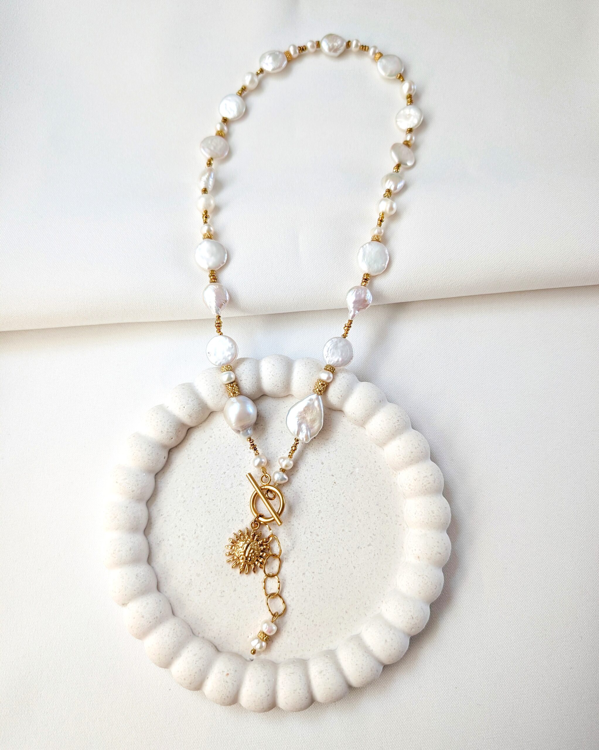 1000074837 Naszyjnik z nieregularnych pereł