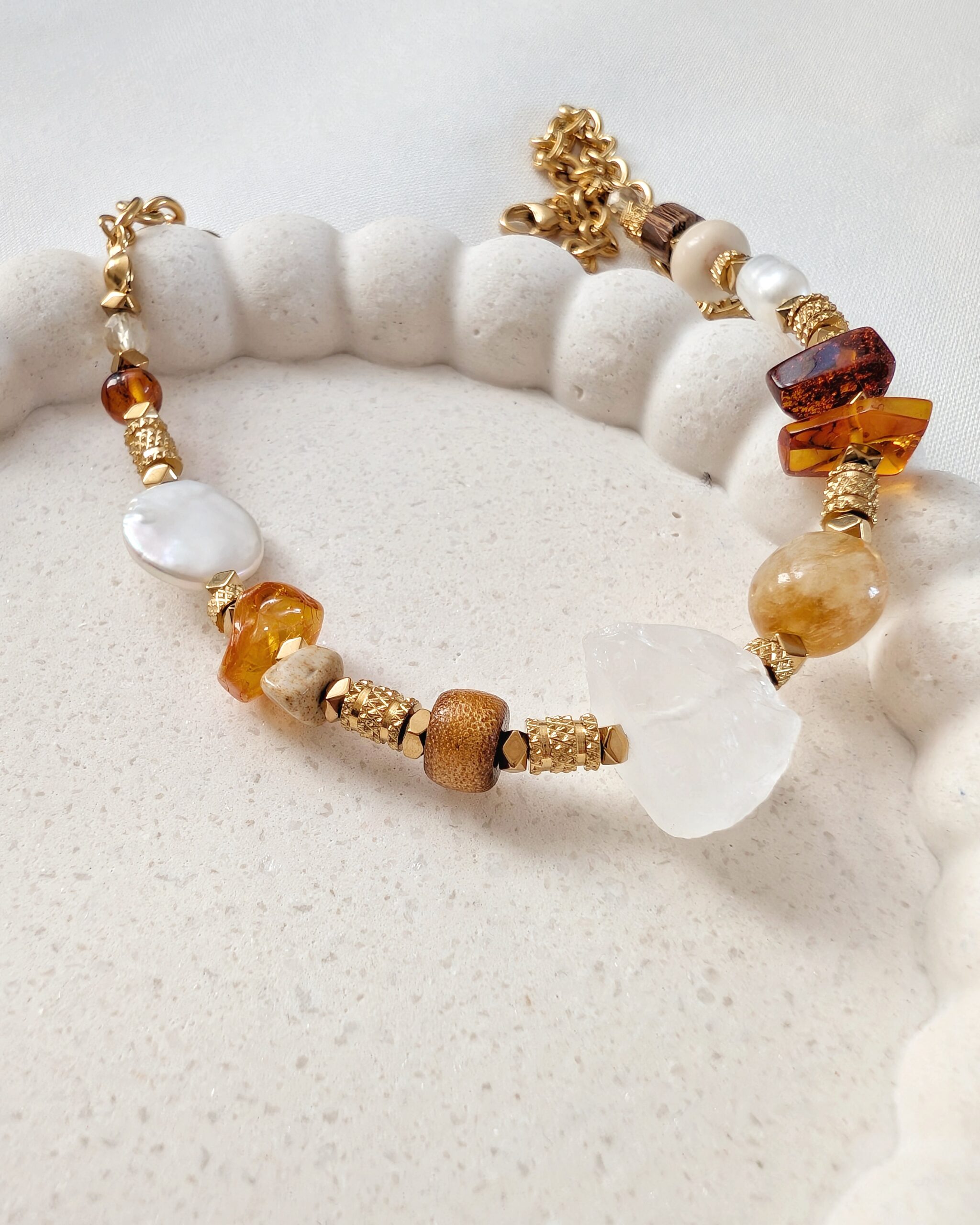 1000075763 Naszyjnik ETERNA z surowym kryształem górskim